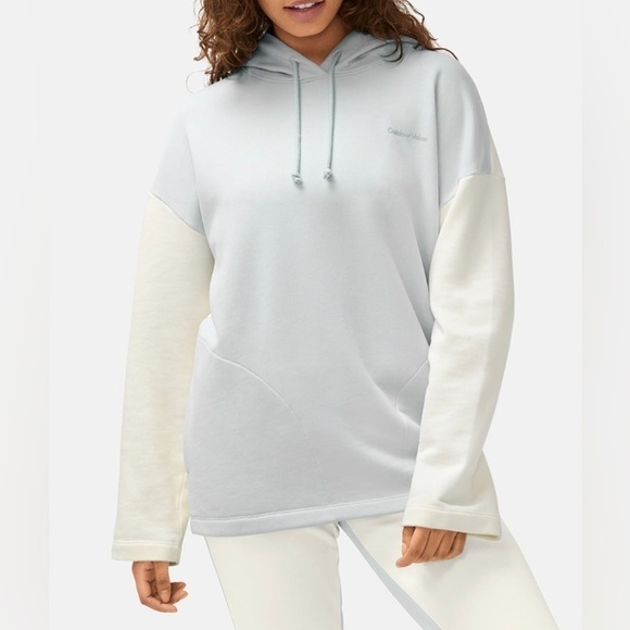 NWT Outdoor Voices Long Sleeve Dove Blue Bone White Oversized Hoodie Size XS - Picture 1 of 6